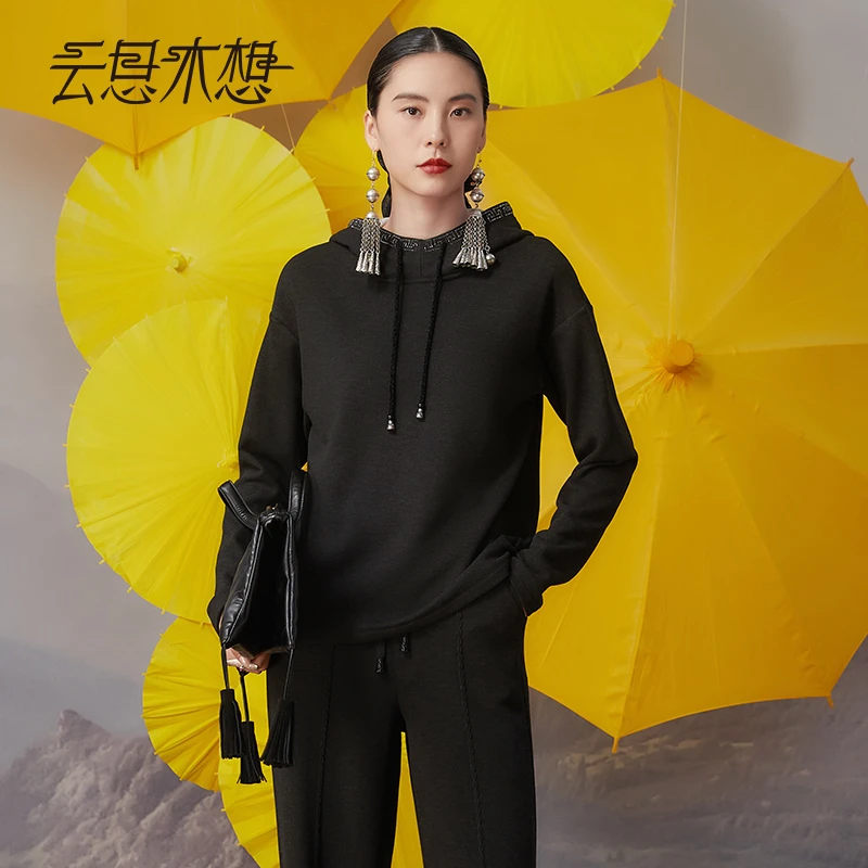 Ysimo-X云思木想 吉庆绵绵 烫钻吊坠帽绳连帽舒适百搭卫衣12348