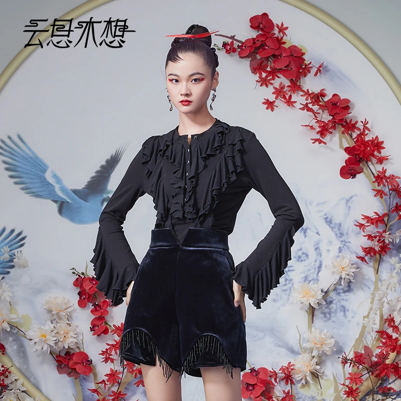 云思木想2023秋季新款荷叶边拼接黑色设计感女士长袖T恤11034