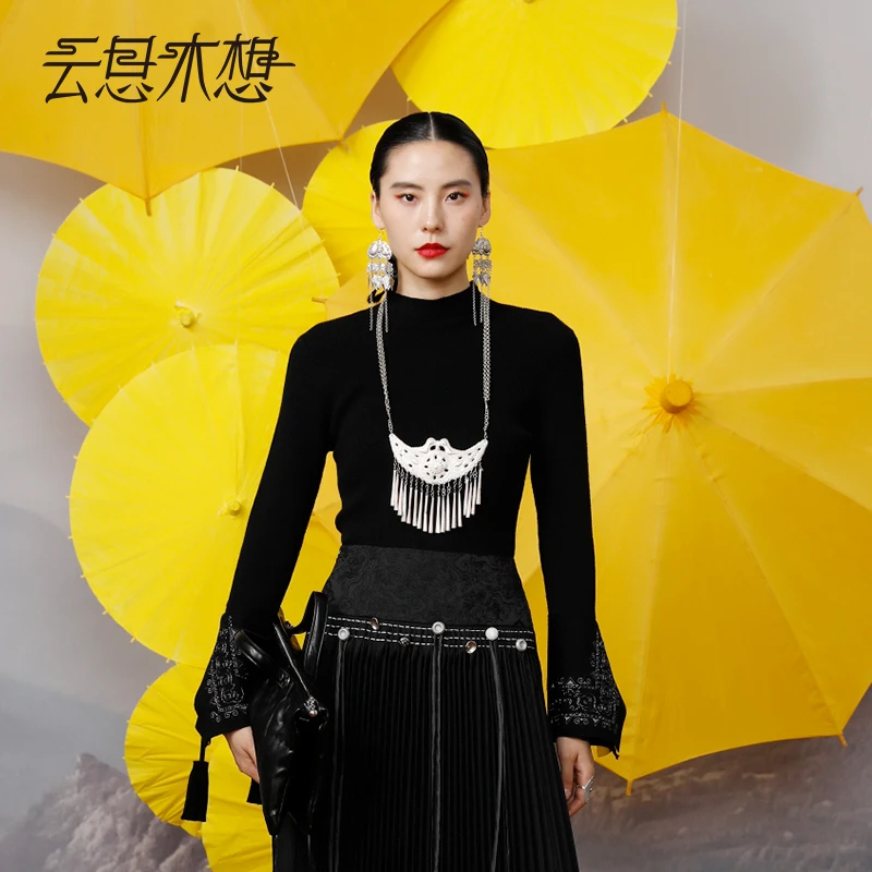 Ysimo-X云思木想 骄阳似火 袖子绣花小高领舒适保暖毛针织衫12497