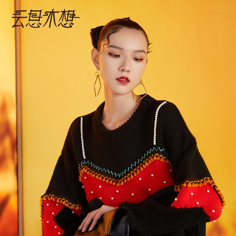 云思木想摩登中国风秋冬新款套头慵懒宽松圆领撞色毛衣18908