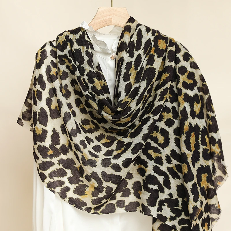 奢凌羊【豹纹之爱】100*200戒指绒澳毛夏季百搭高档披肩印花围巾