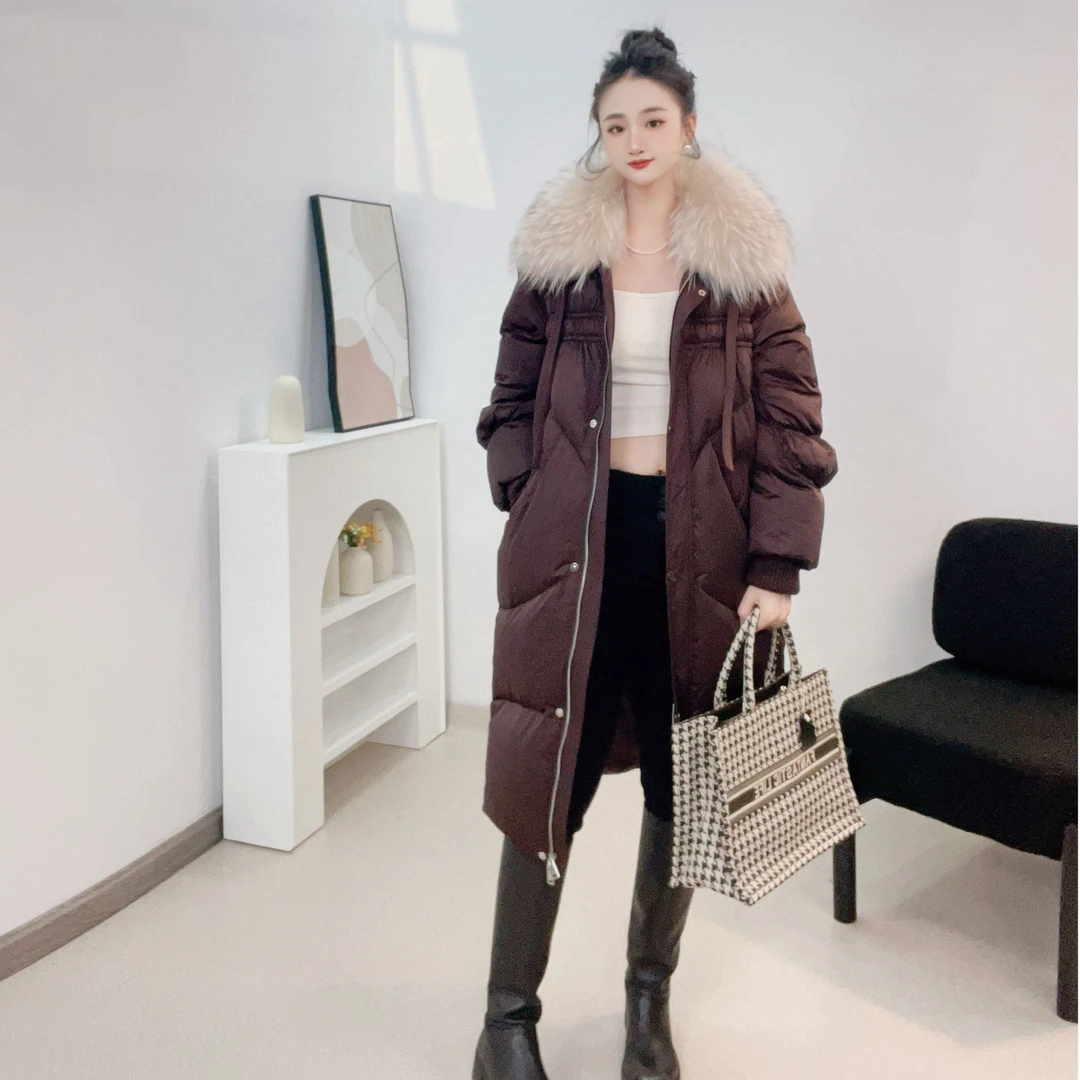 海宁羽绒服女2024年新款流行貉子毛白鹅绒外套