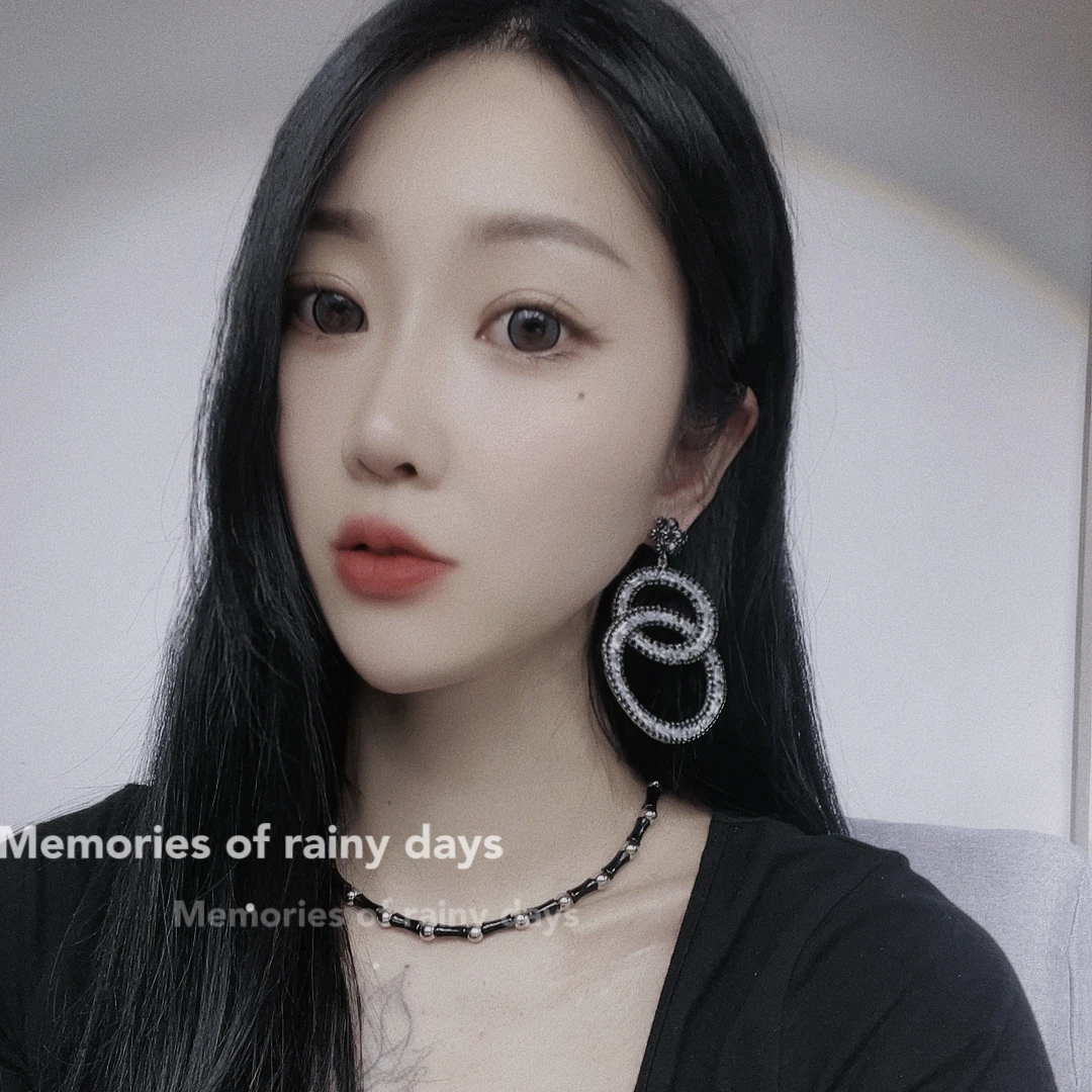 铜合金合成锆石耳饰 欧美黑白环环相扣耳环满钻高级感轻奢耳饰