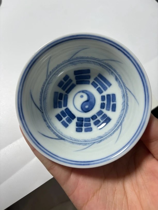 青花八卦杯子一个
