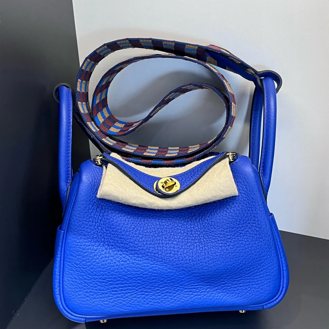 99新 Hermes/爱马仕 爱马仕蓝色mini lindy  u刻 深蓝色女士斜挎