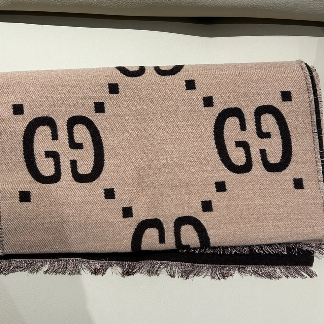 99新 GUCCI/古驰 Gucci 古驰棕色围巾