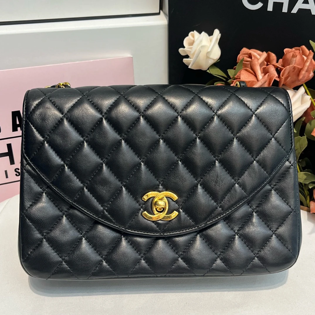 95新 Chanel/香奈儿 中古黑金书包扣半月口盖包经典百搭斜挎包