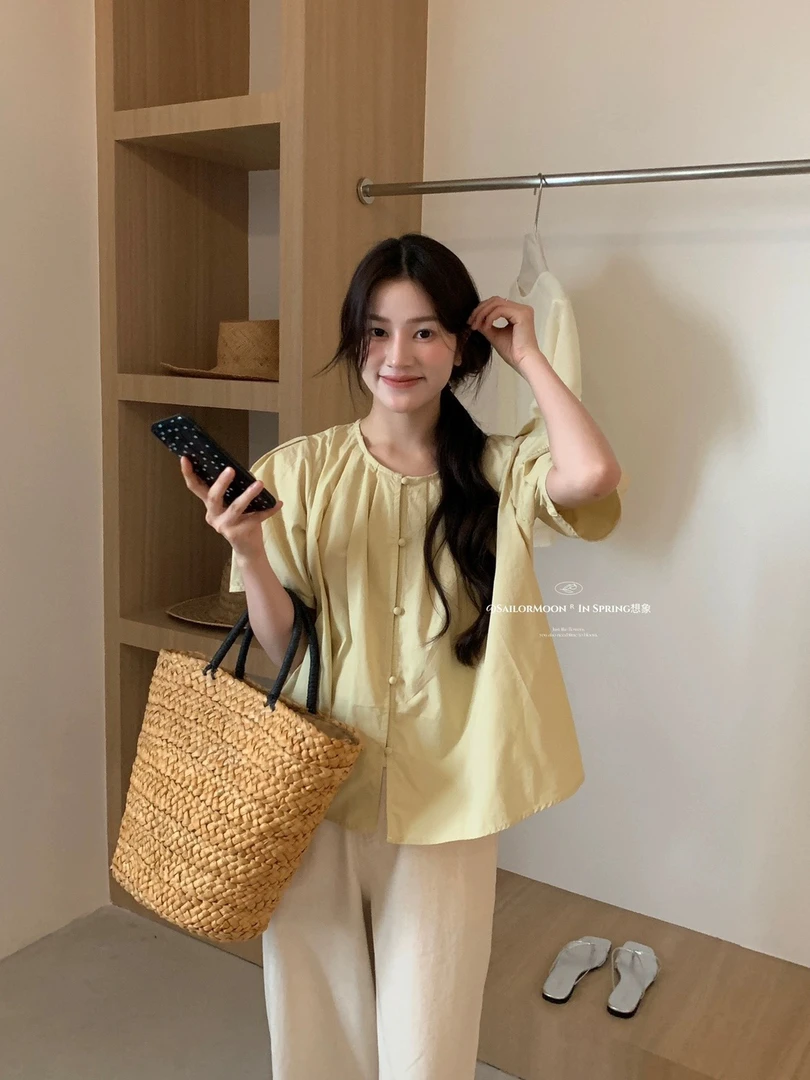 韩系圆领包扣压褶小浅温柔甜美减龄百搭宽松短袖上衣