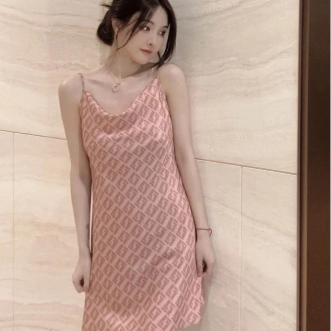 【F家吊带睡裙】时尚休闲高定睡裙家居服——私迹/SIEOYJIEA