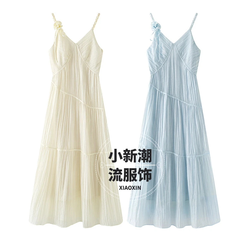 慵懒度假风连衣裙夏季2024新款收腰花朵V领吊带裙蕾丝气质时尚女