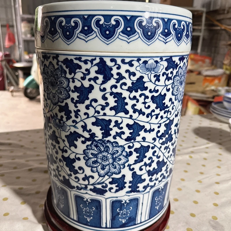 30斤 青花瓷缠枝莲储物罐茶叶罐