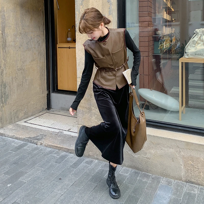 入秋韩系穿搭pu皮马甲连衣裙套装女2024新款高级感气质长裙两件套