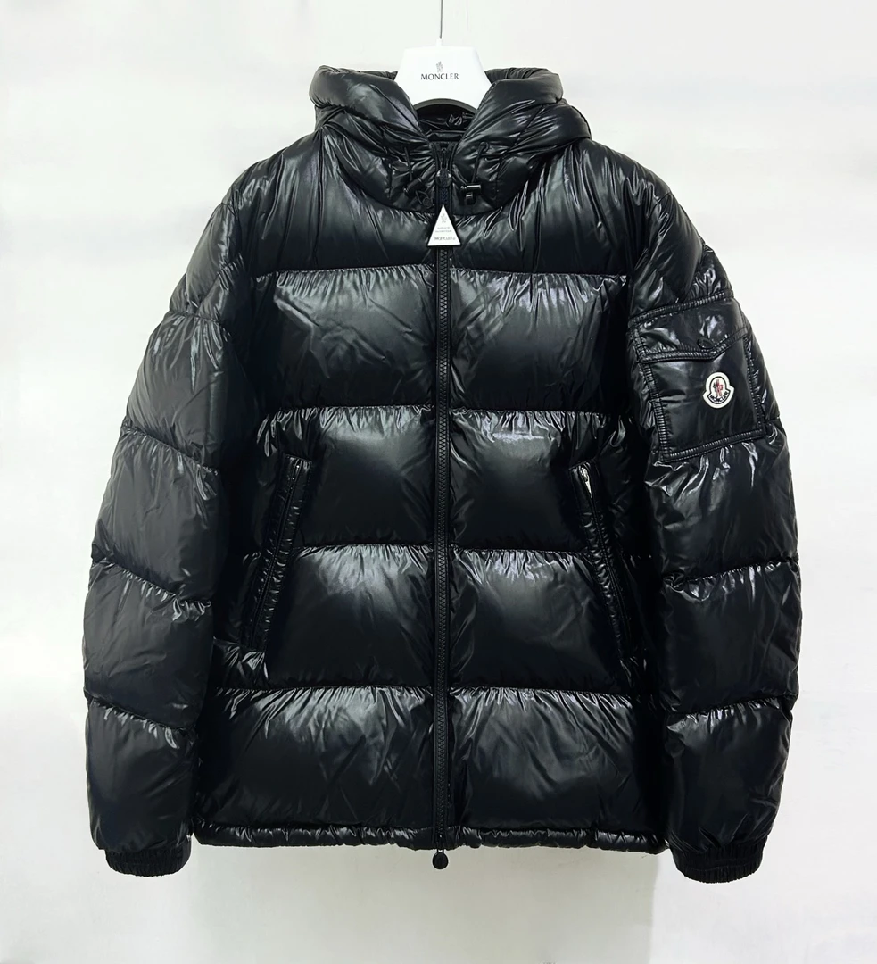 全新未使用 MONCLER 24秋冬 ECRINS 左臂口袋 Logo 羽绒服1A00208