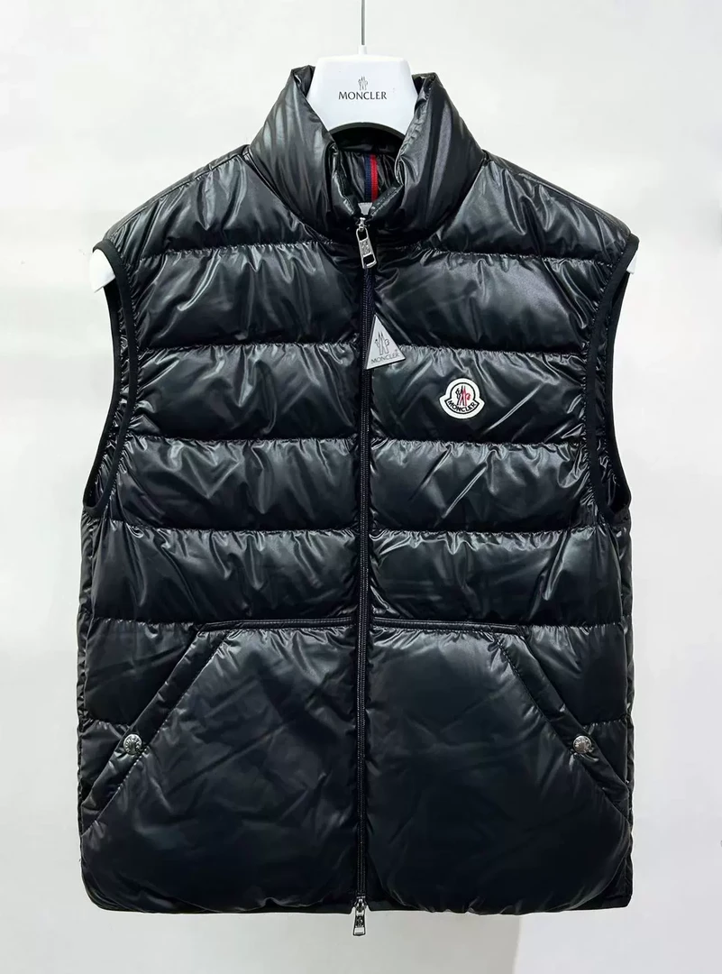 全新未使用 MONCLER 秋冬AUBE亮面胸口小标Logo羽绒马甲1A00079