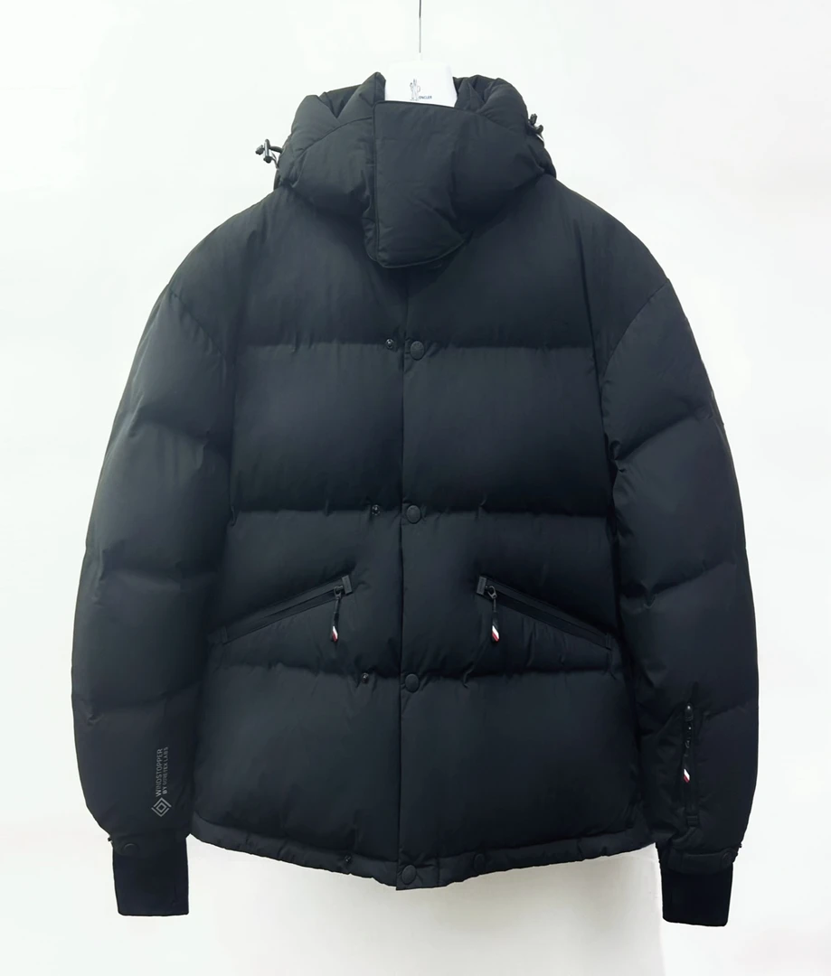 全新未使用 MONCLER 24新款CORAIA黑色潮流时尚滑雪羽绒服1A00025