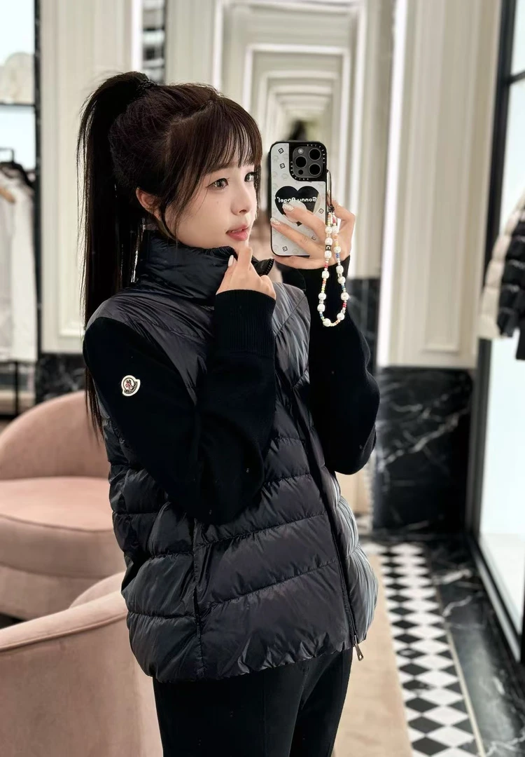 全新未使用 MONCLER 24秋冬羽绒针织拼接手臂Logo外套9B00024