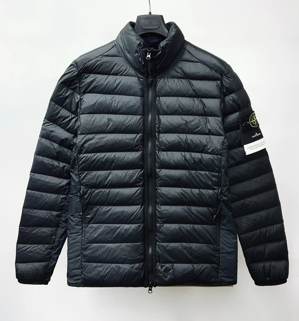 全新未使用  STONE ISLAND 石头岛 袖子带标黑色羽绒服 811542924