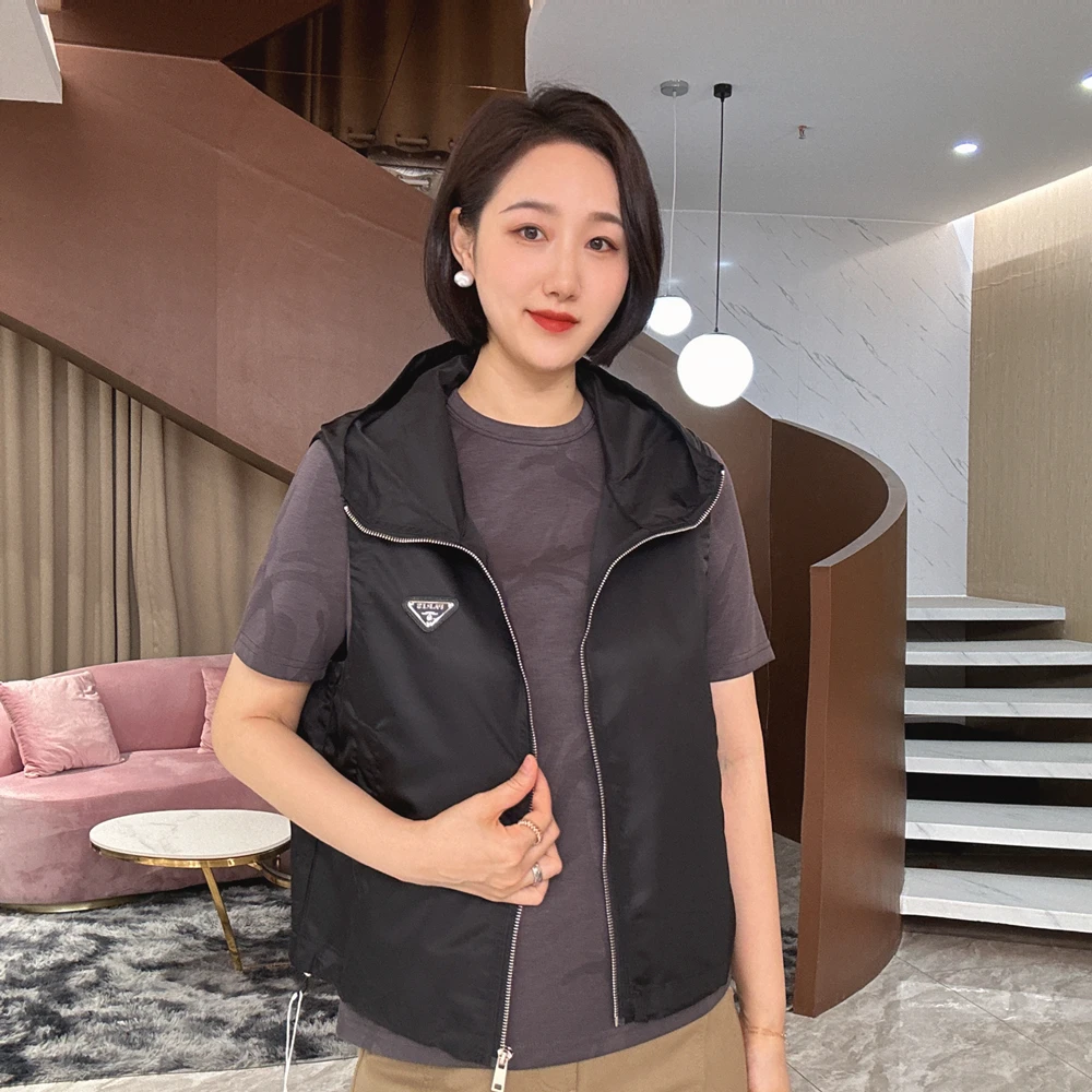 2023休闲百搭挺括连帽马甲  2388