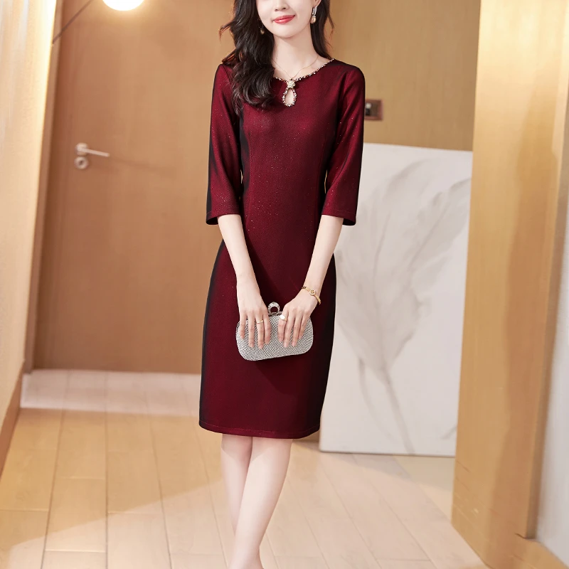 红色礼服连衣裙女中袖2024年秋冬新款高级感名媛气质收腰显瘦包臀