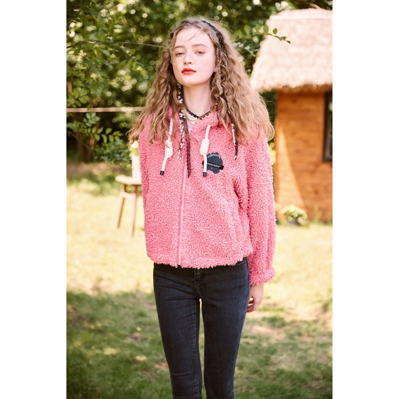 【千颂妮专享】菀壹冬季新款连帽粉色短款上衣W22322251