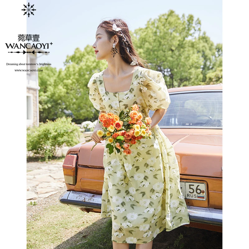 【邱莹莹专享】菀壹连衣裙女新款泡泡袖收腰长款碎花裙Q03811129