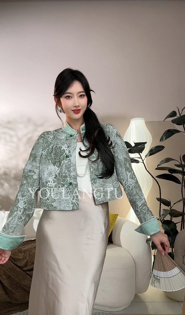 【茵萝】新中式春夏款复古国风气质小香风时尚设计师短款皮外套