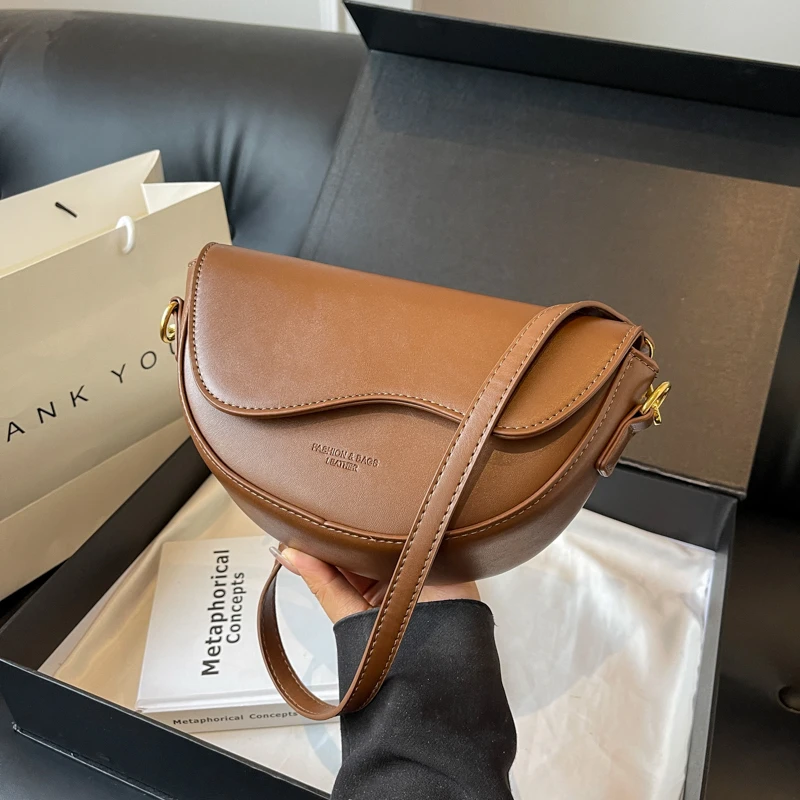 小众包包女新款爆款2024高级感单肩斜挎复古腋下马鞍包秋冬小包包