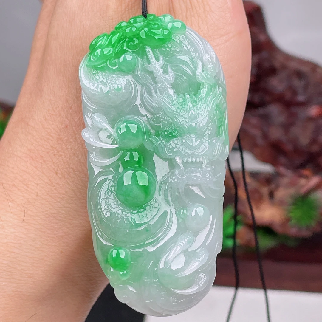 天然A货翡翠冰糯种飘阳绿精雕生肖龙牌吊坠玉石玉石挂件