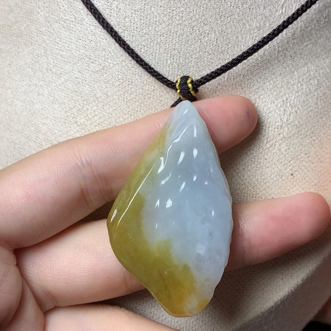 翡翠颈饰未镶嵌吊坠