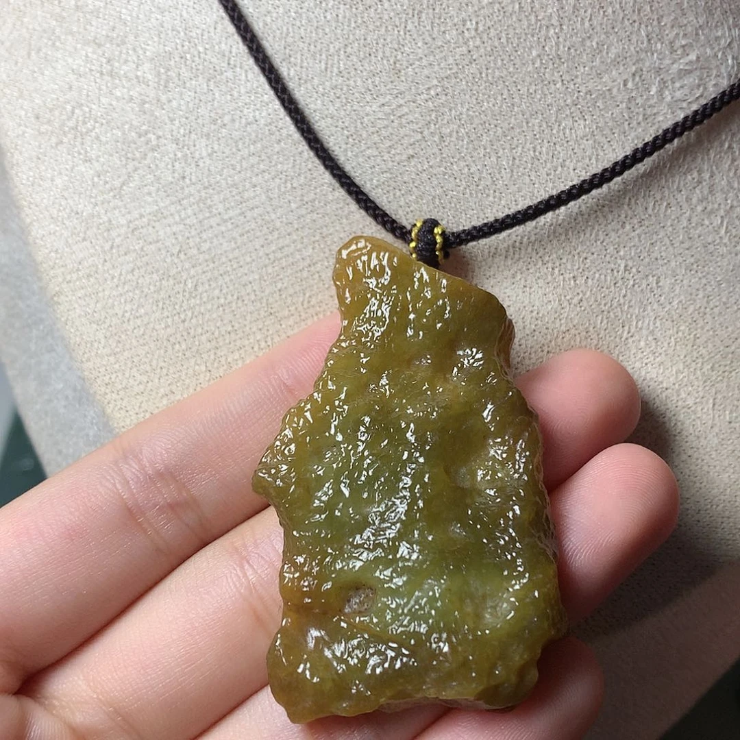 翡翠颈饰未镶嵌吊坠