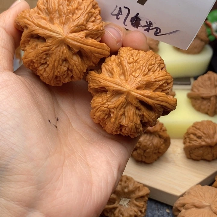 文玩核桃吊坠737高47粗筋
