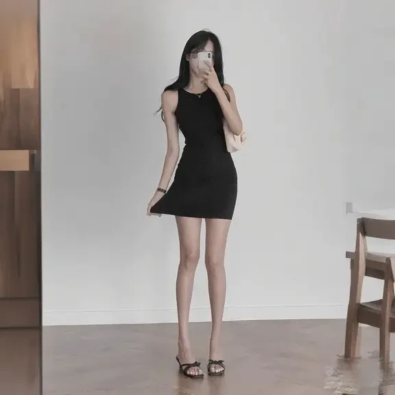 无袖性感连衣裙纯欲显白抹胸裙纯欲包臀裙复古黑色