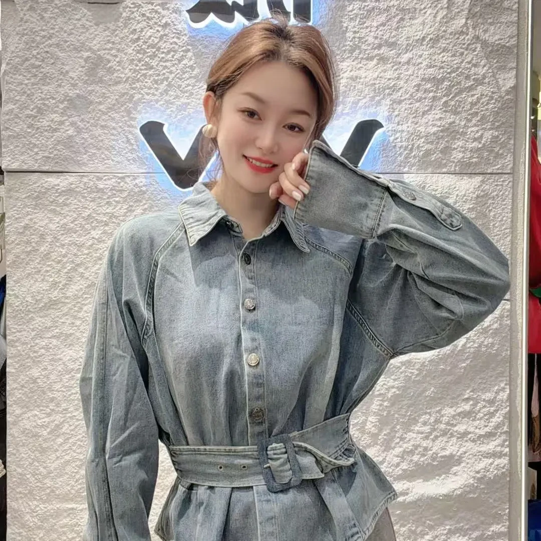 2025新款显瘦百搭翻领收腰牛仔衬衫