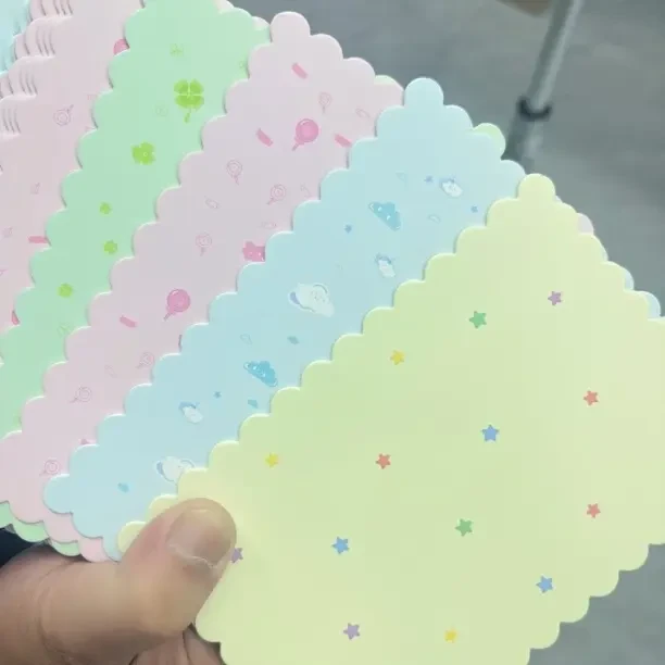 花边白色卡片 白卡纸