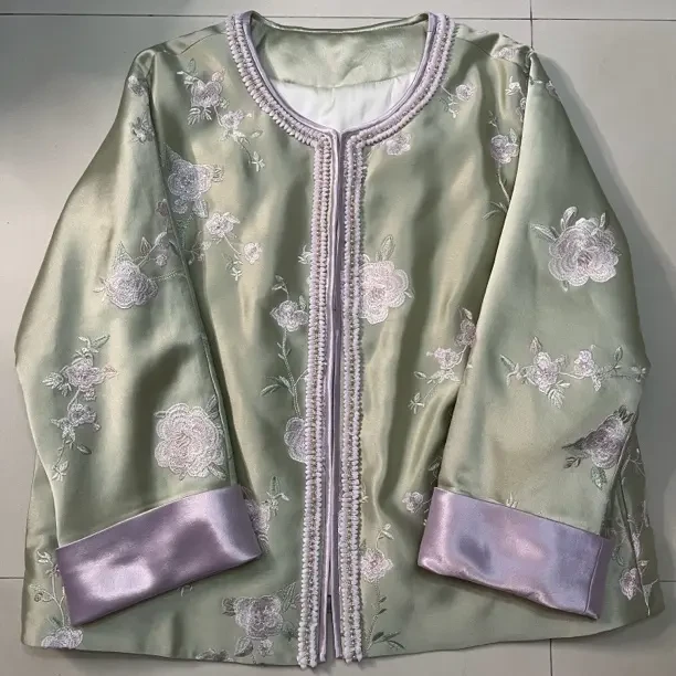 优雅中式刺绣棉服外套清新绿调珠饰设计国风