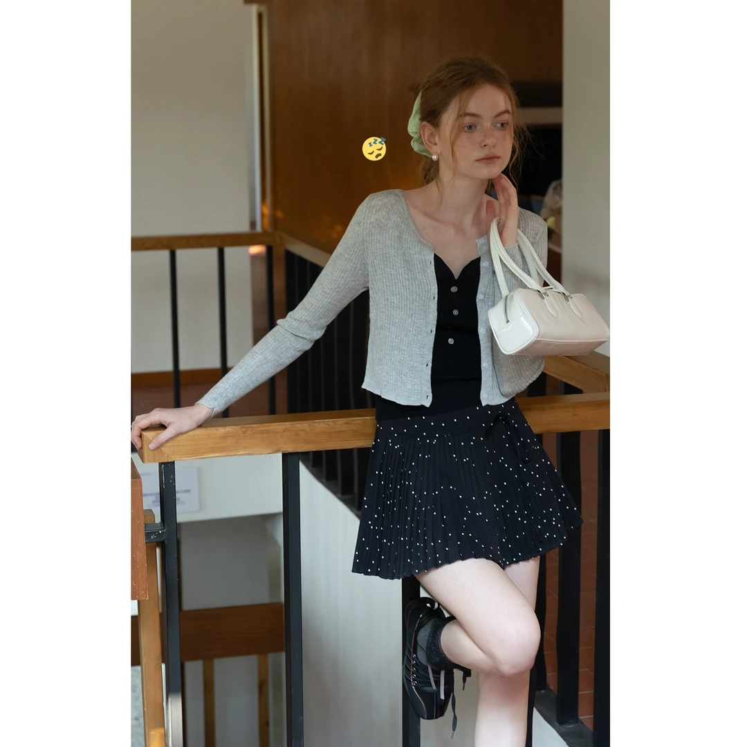 EGGKA “云柔漫步”法式圆领坑条短款针织开衫女春新款E24A8278AF