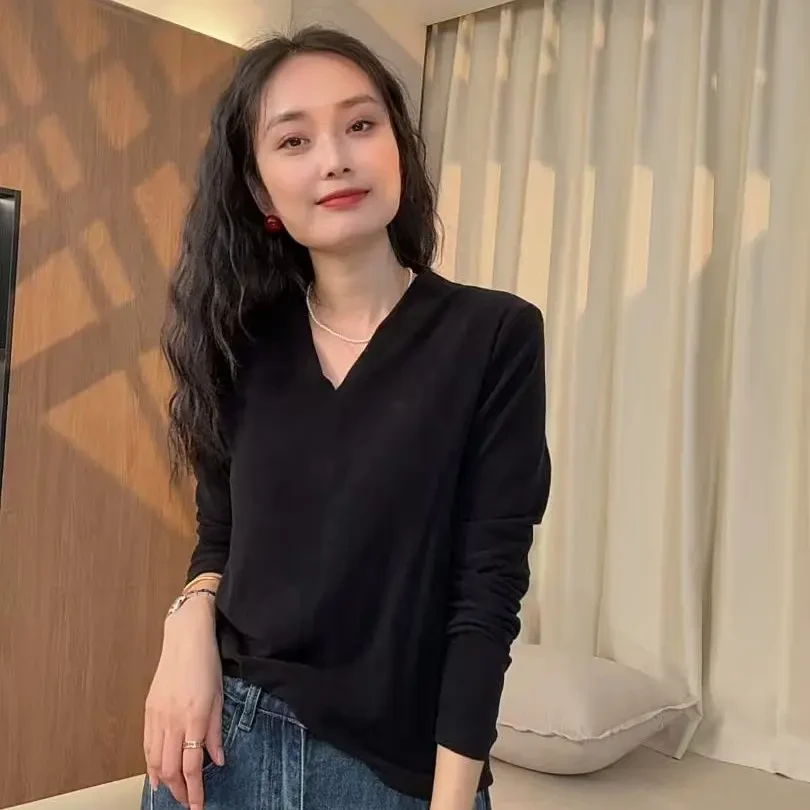 31050-修身型V领常规长袖极简风T恤时尚气质打底衫