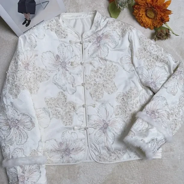 新中式国风盘扣夹棉刺绣女士秋冬洋气减龄通勤外套中国风重工提花