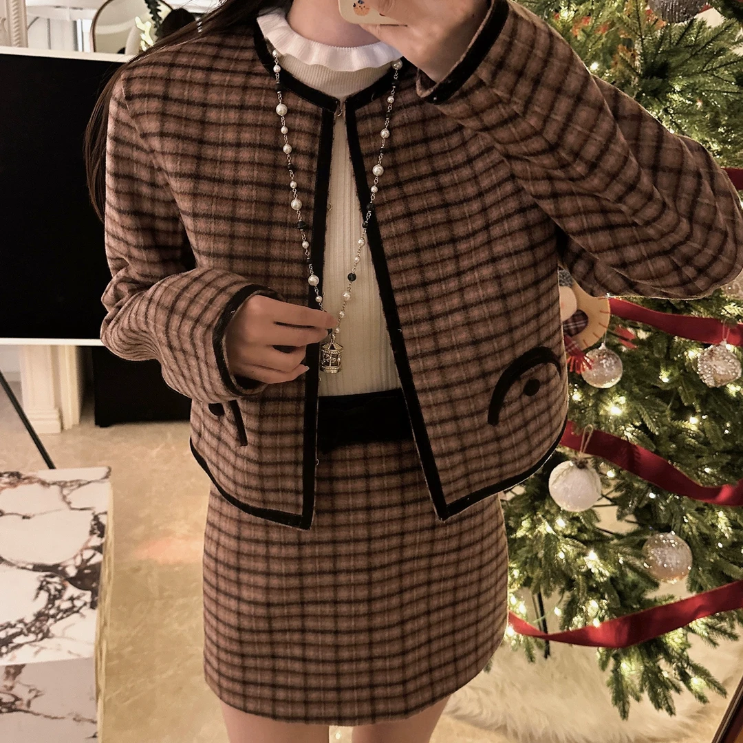 4折 Howalook 丝绒玫瑰格 乖乖少女格纹双面尼外套