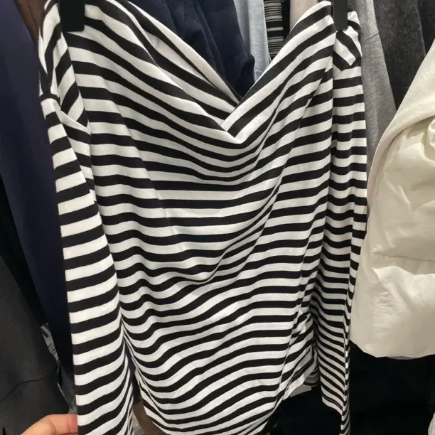 秋冬新款设计感条纹长袖修身打底T恤女