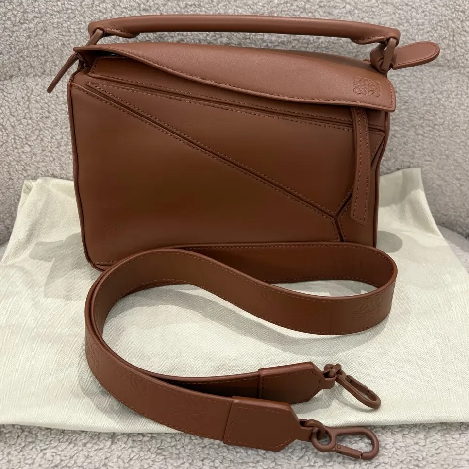 未使用 LOEWE/罗意威  N1246LOEWE/罗意威 Puzzle小号 新款宽肩带