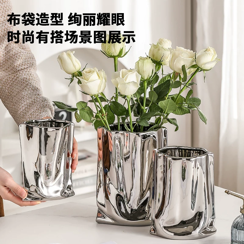 奶油风客厅电视酒柜茶几玄关高级感小摆件家居轻奢软装饰品餐桌面