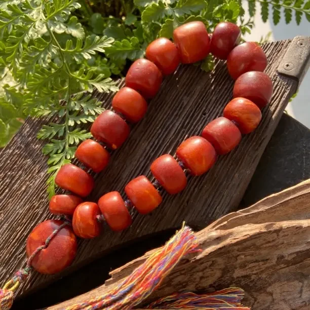 天然欧洲回流古董妖花老蜜蜡原皮手持高端定制