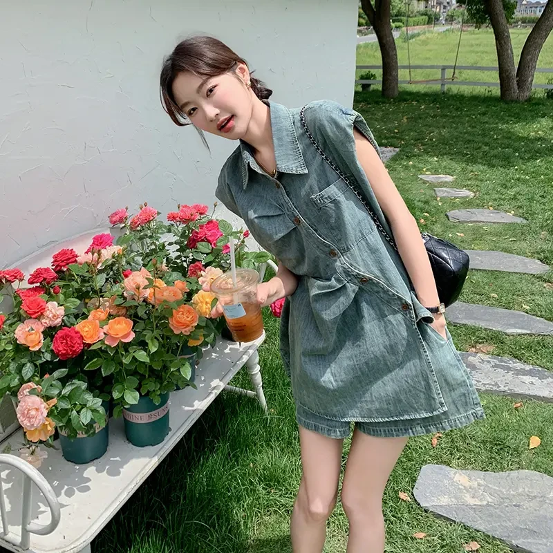 复古减龄时尚套装女夏季2025新款不规则设计感牛仔衬衫短裤两件套
