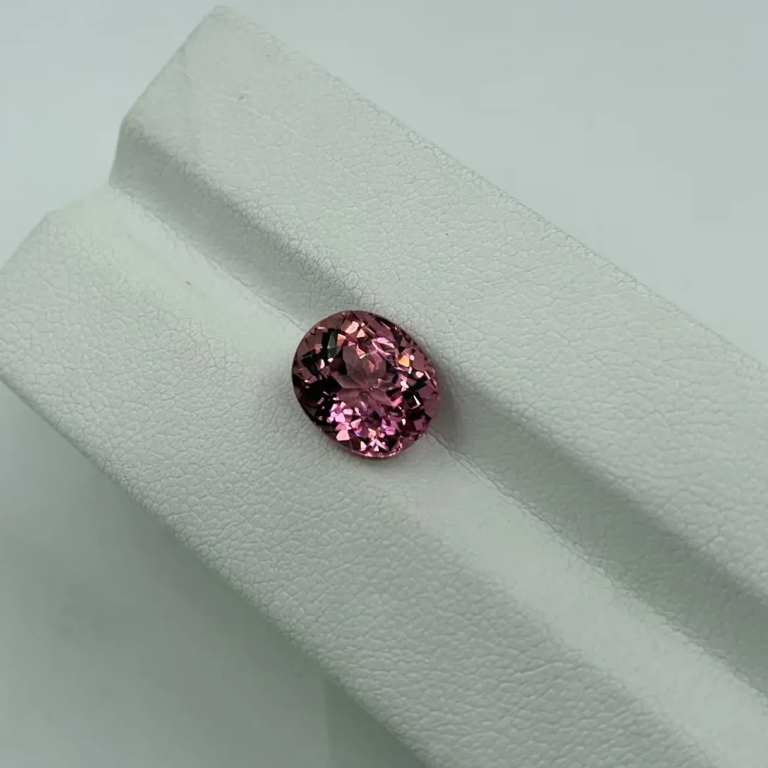 天然碧玺裸石一粒重量3.61克拉 尺寸8.3×9.9×6.6