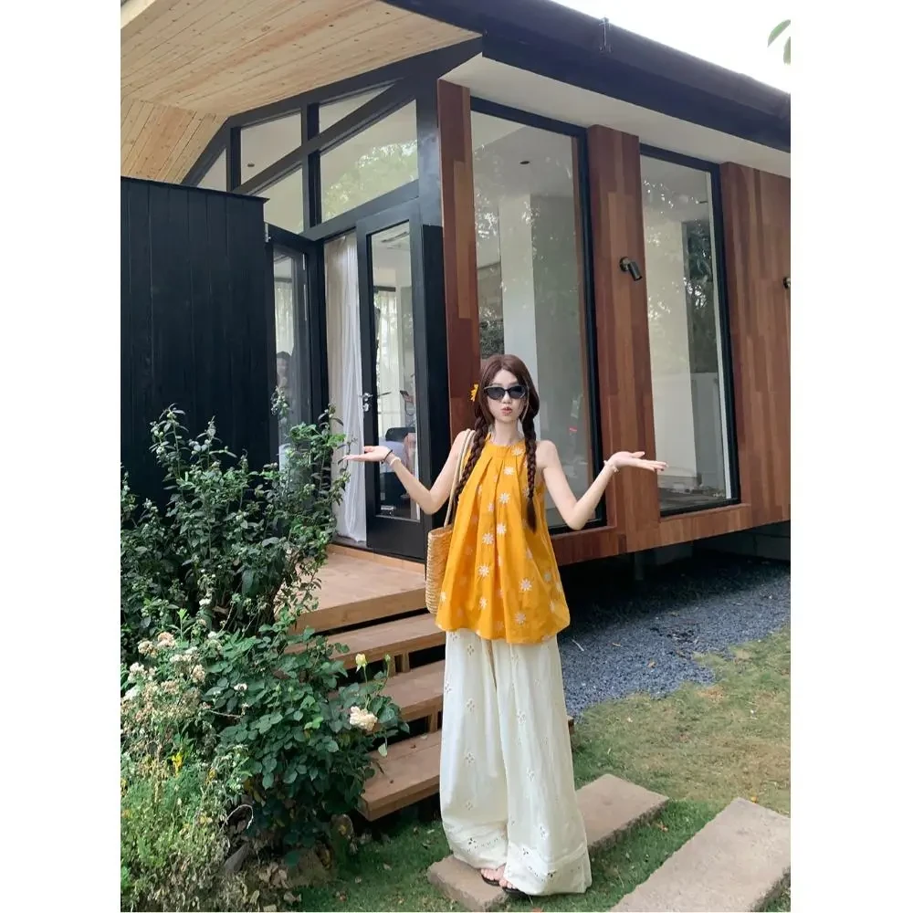 无袖挂脖绣花背心慵懒套装女夏季重工钩花阔腿裤宽松休闲裤两件套