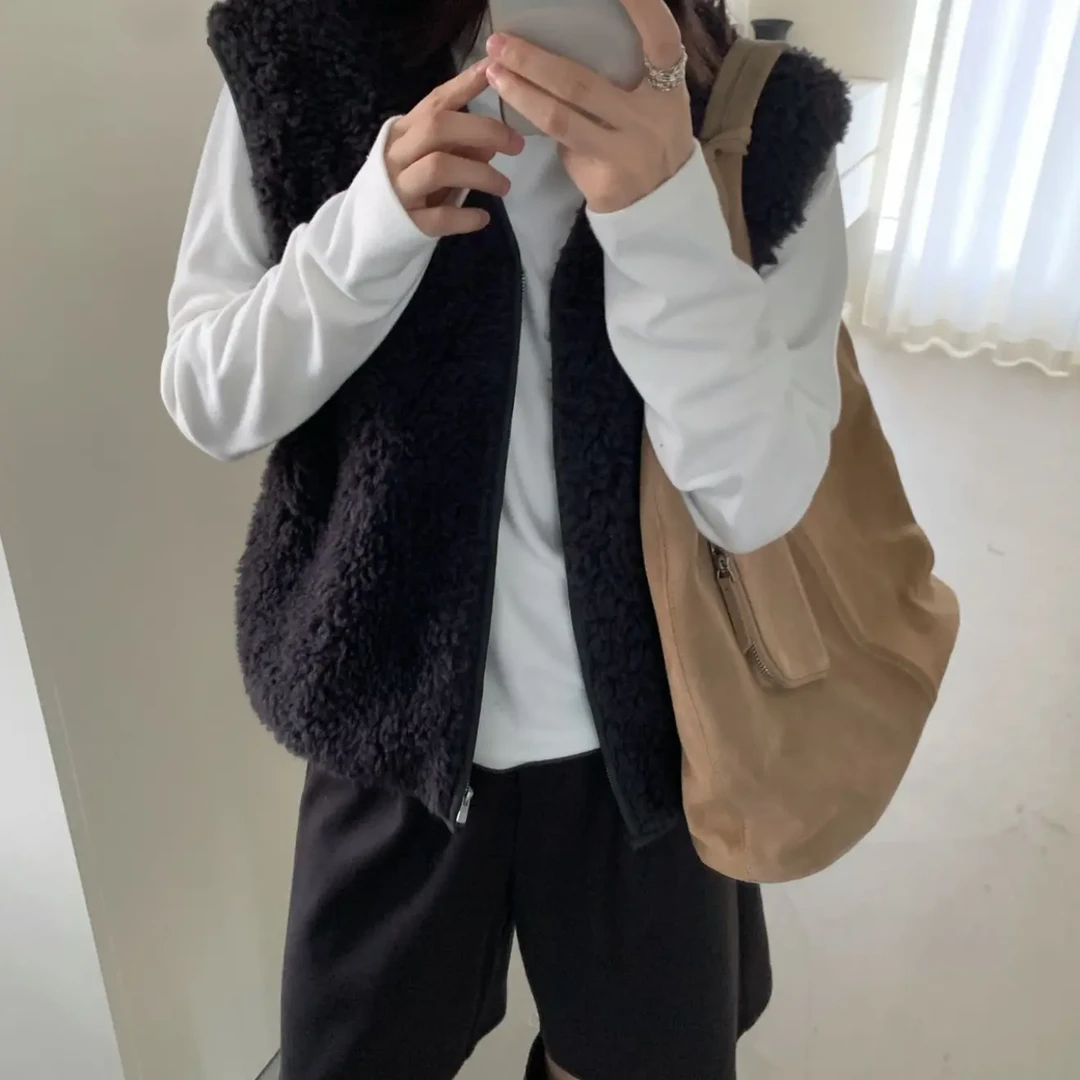 月亮家双面穿毛毛马甲