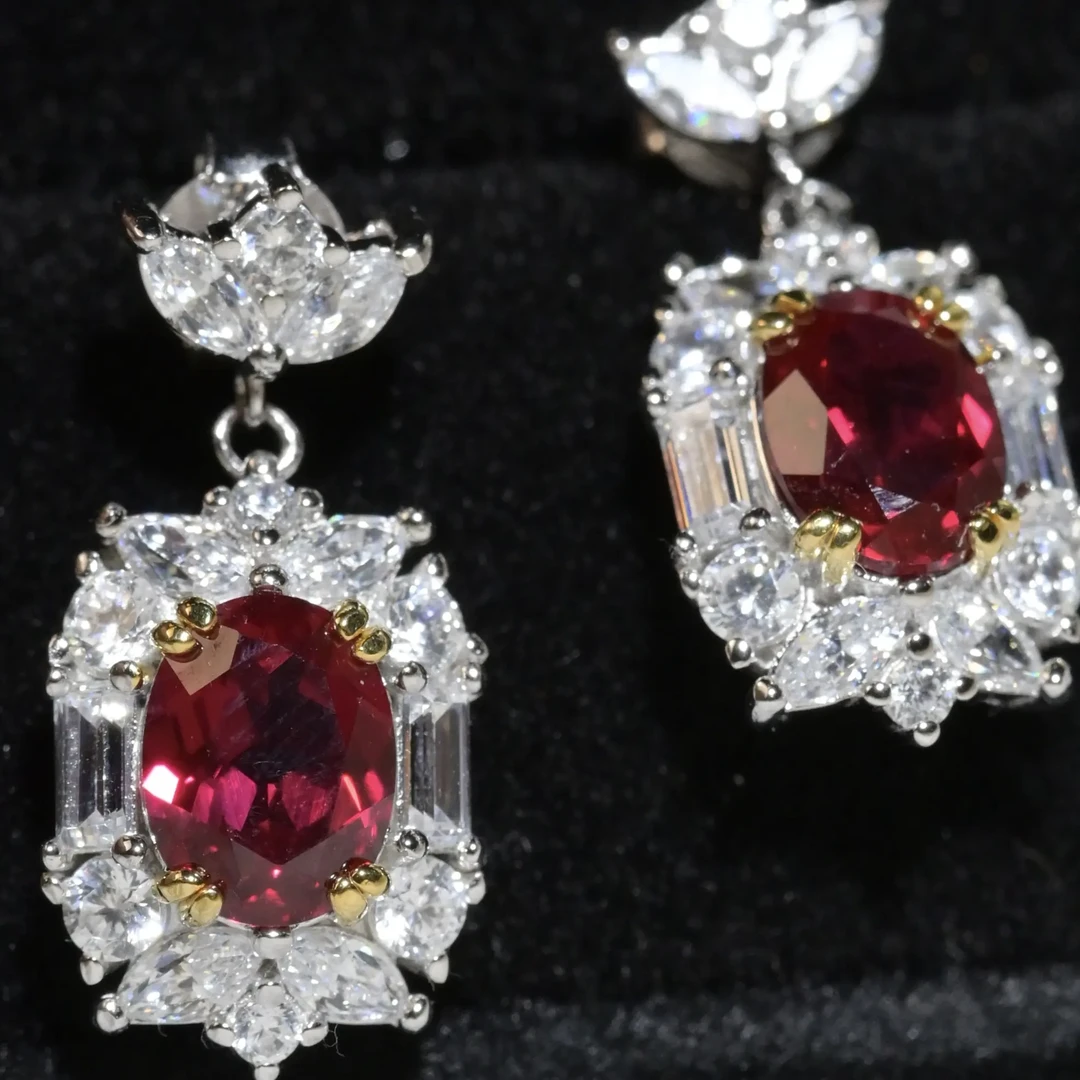 925银莫桑石耳饰 ZHUOBAO｜玫瑰庄园红色银镶满钻耳钉轻奢优雅