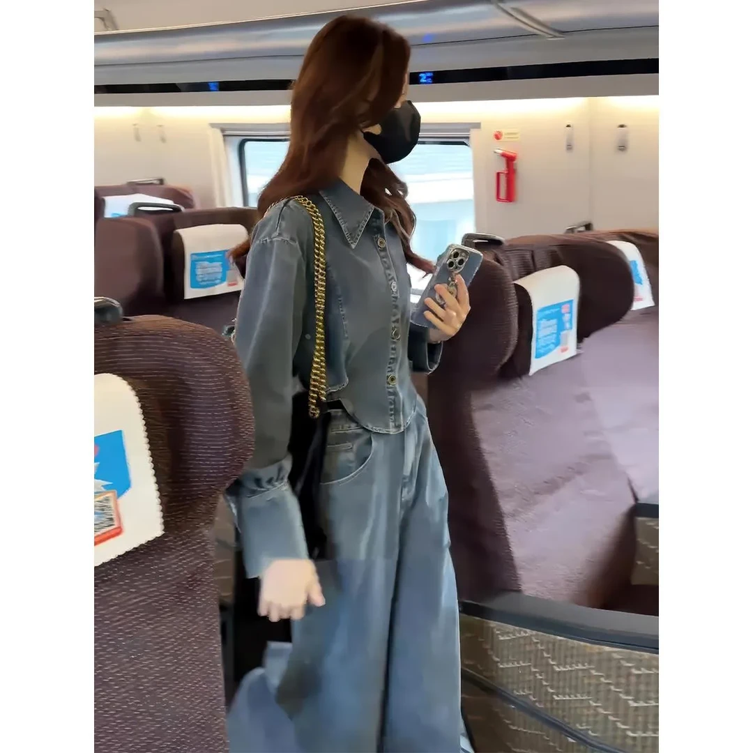 小众不撞款穿搭套装2025秋季新款设计感短款牛仔外套高腰阔腿裤女