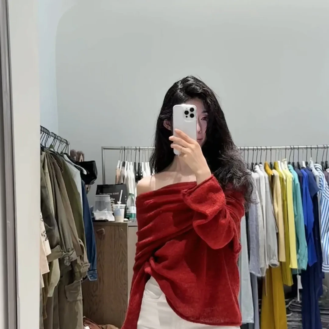 福利红色一字肩马海毛针织上衣